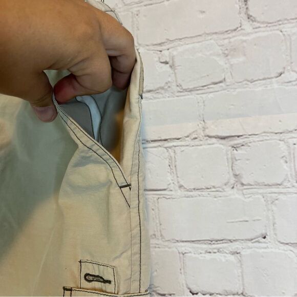Columbia khaki cargo shorts size 6 - Picture 6 of 10